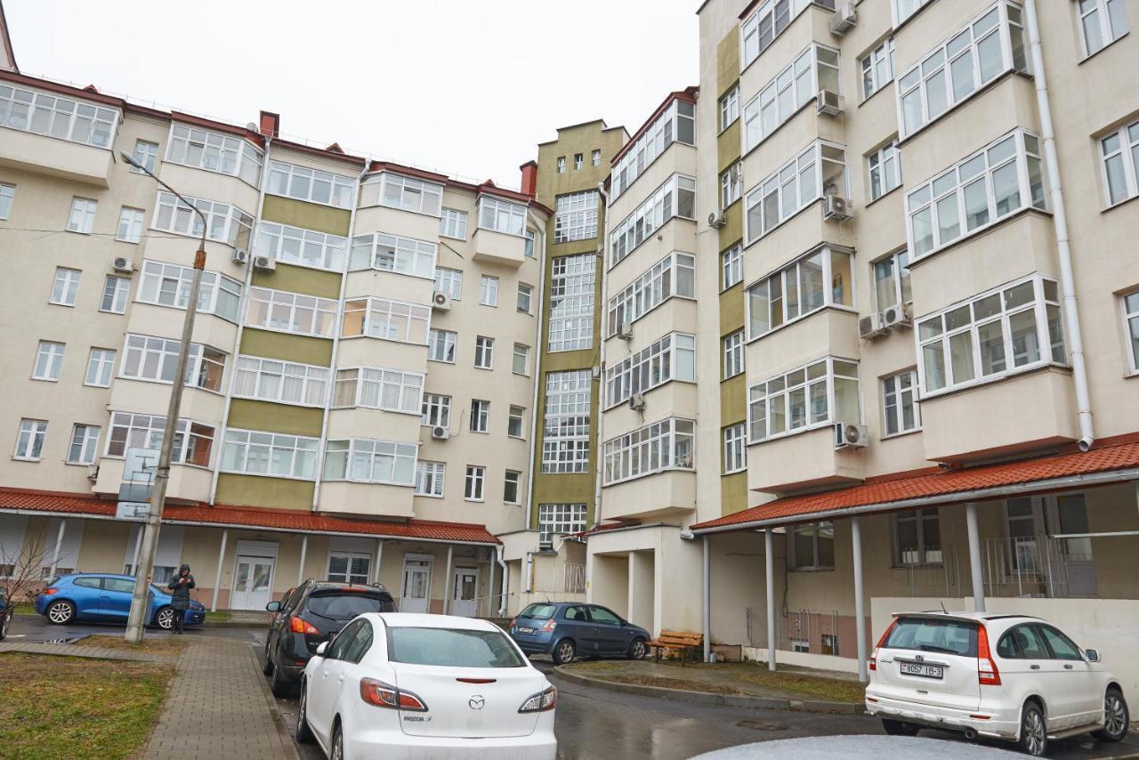 Paulmarie Apartments On Prs. Lenina, 51 Гомел Екстериор снимка
